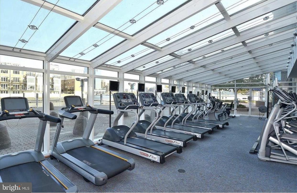 HARBORVIEW TOWERS - Residential