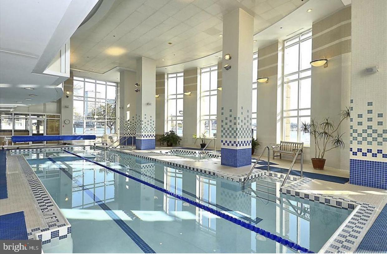 HARBORVIEW TOWERS - Residential