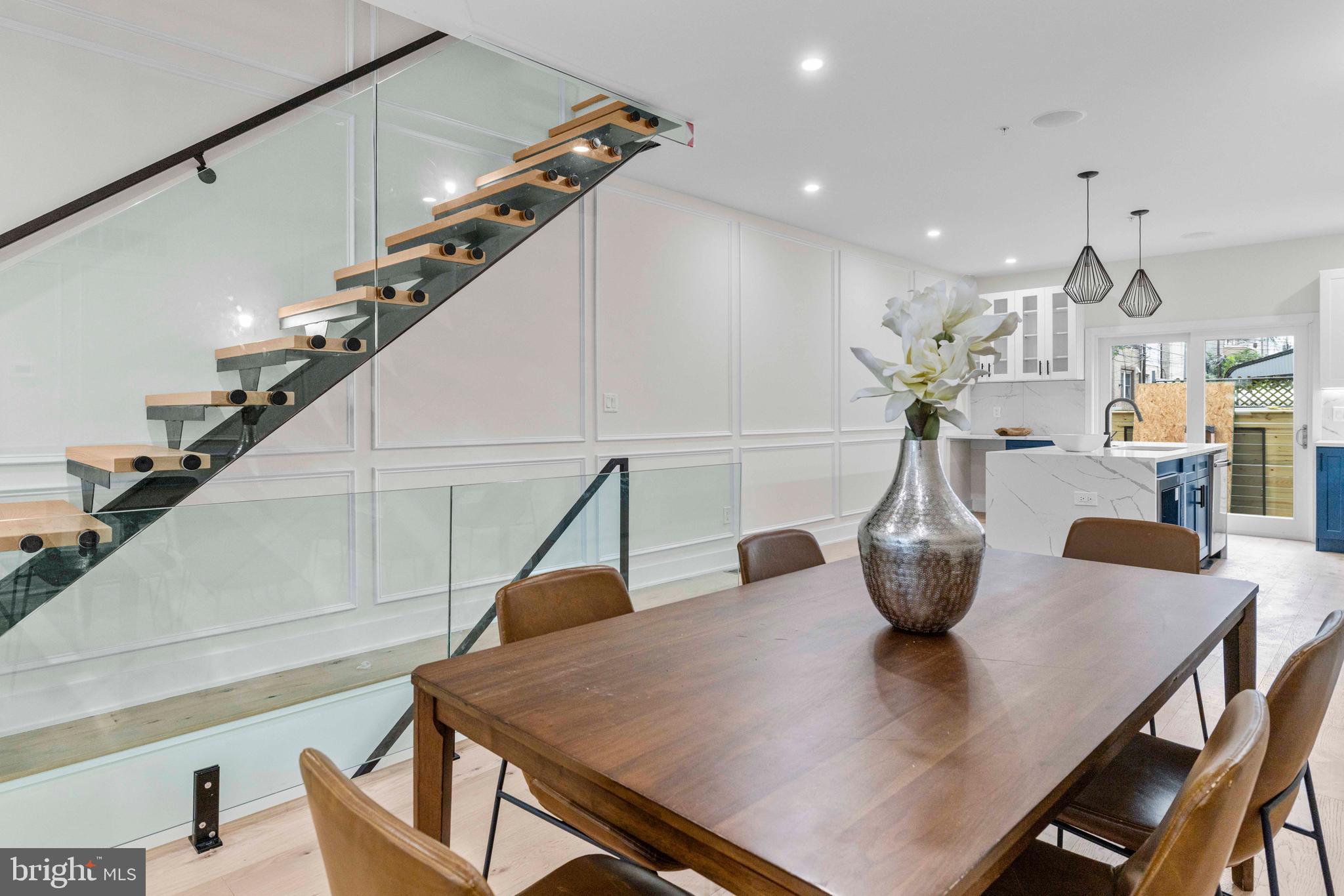 308 W PORTER STREET