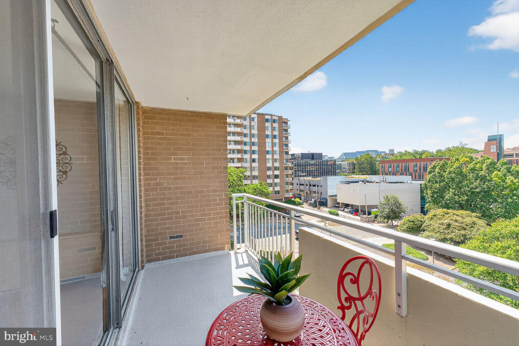 3001 VEAZEY TERRACE NW 1009