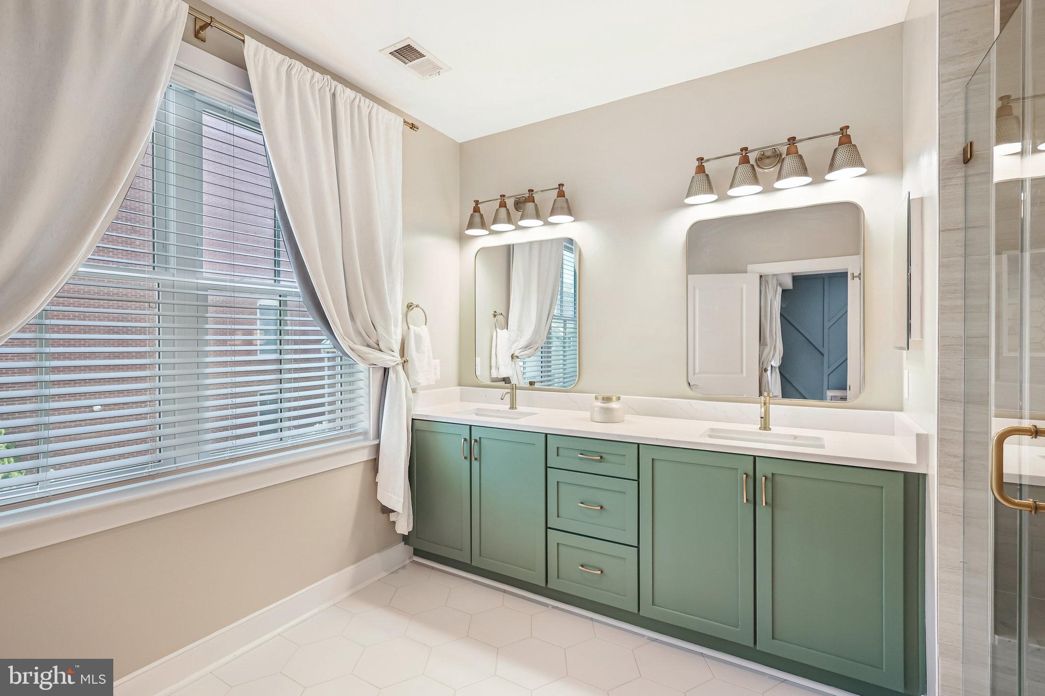 POTOMAC YARD - Residential Lease