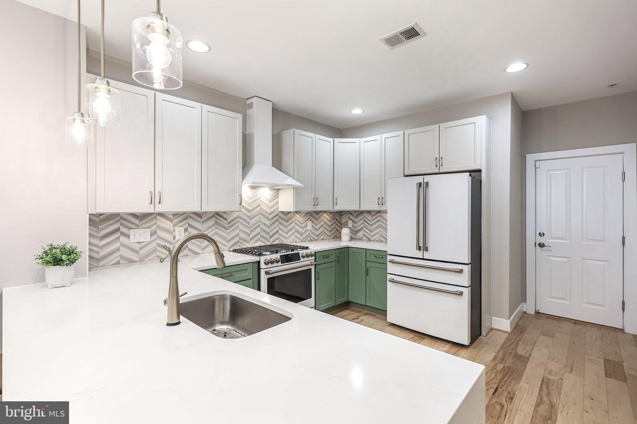 POTOMAC YARD - Residential Lease