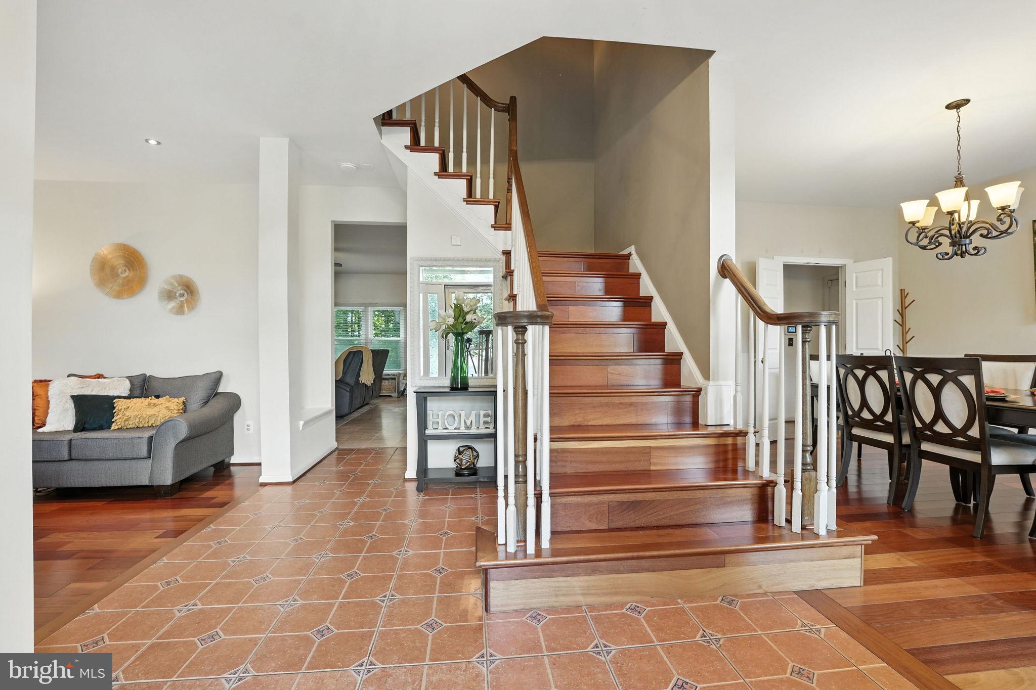 3901 LEAF LAWN LANE