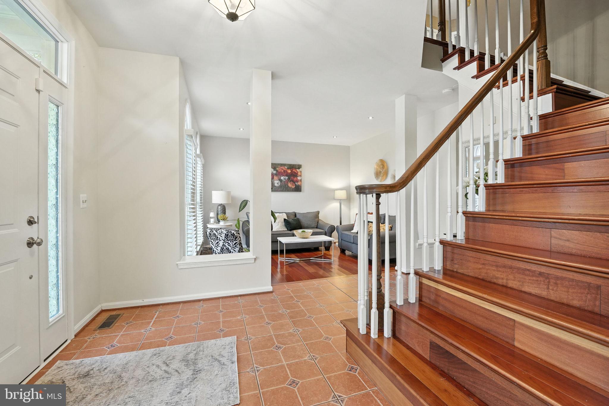 3901 LEAF LAWN LANE