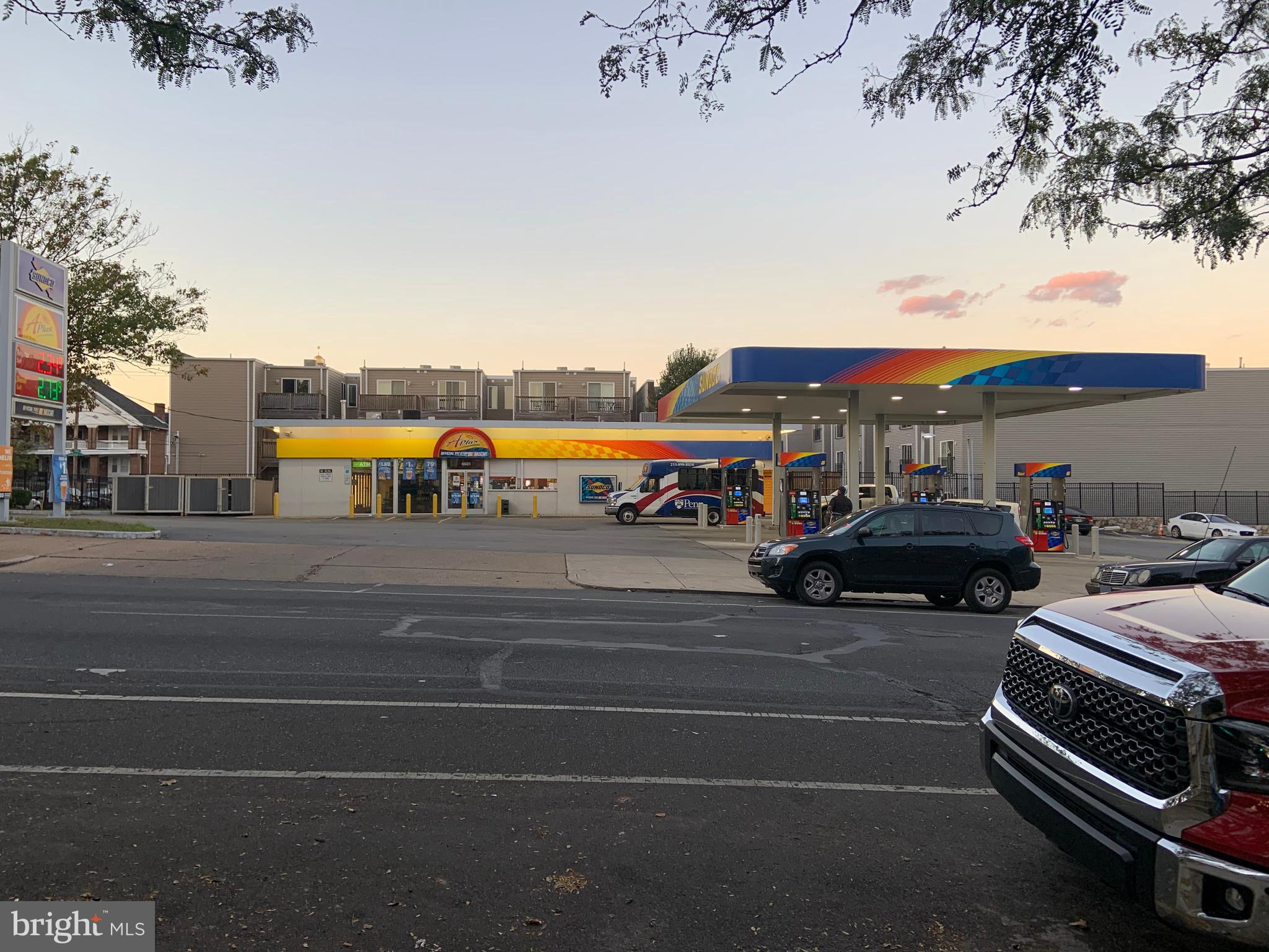 WALTON PARK - Commercial Lease