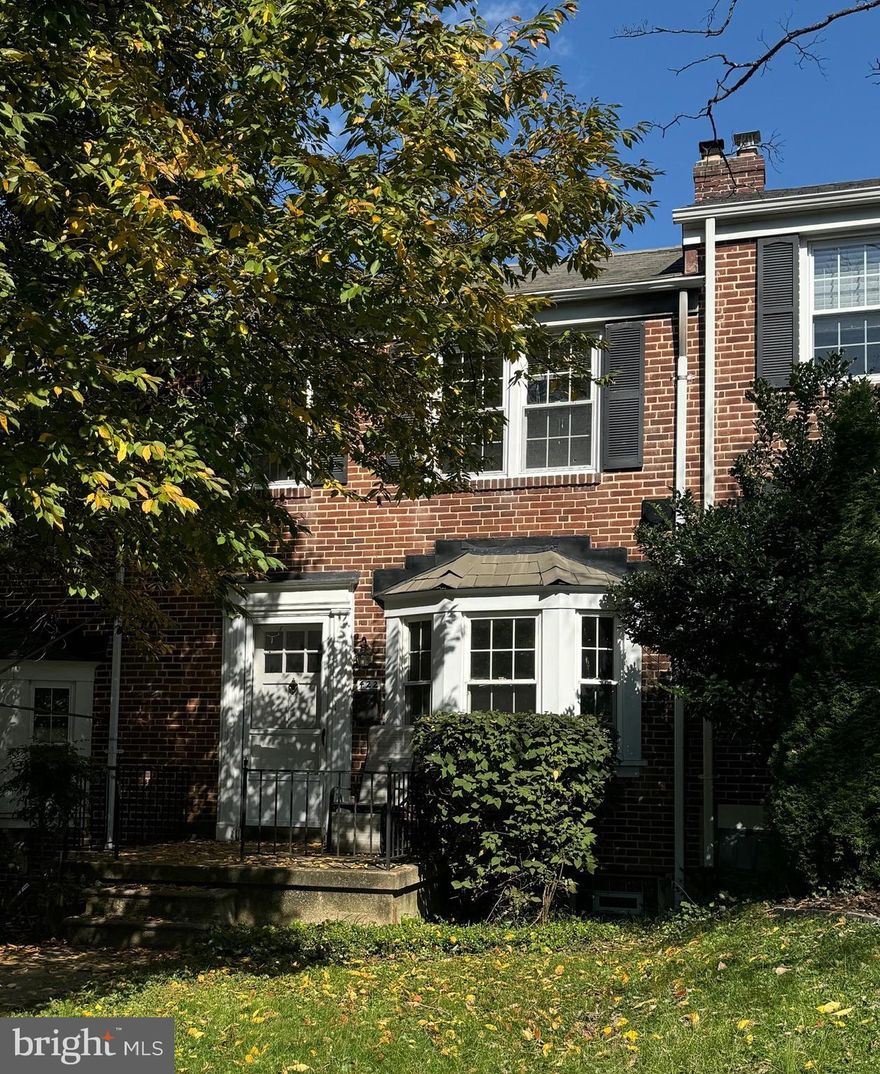 YOUR OPPORTUNITY TO GET IN TO THE FORGE AFFORDABLY! HARDWOOD FLOORS! WHITE KITCHEN CABINETS! REAR DECK AND BACKYARD! PLENTY OF ROOM FOR YOUR PERSONAL TOUCHES! CHARMING STREET!  HOME BEING SOLD IN "AS-IS" CONDITION WITH BUYER ABLE TO HAVE THEIR HOME INSPECTION!