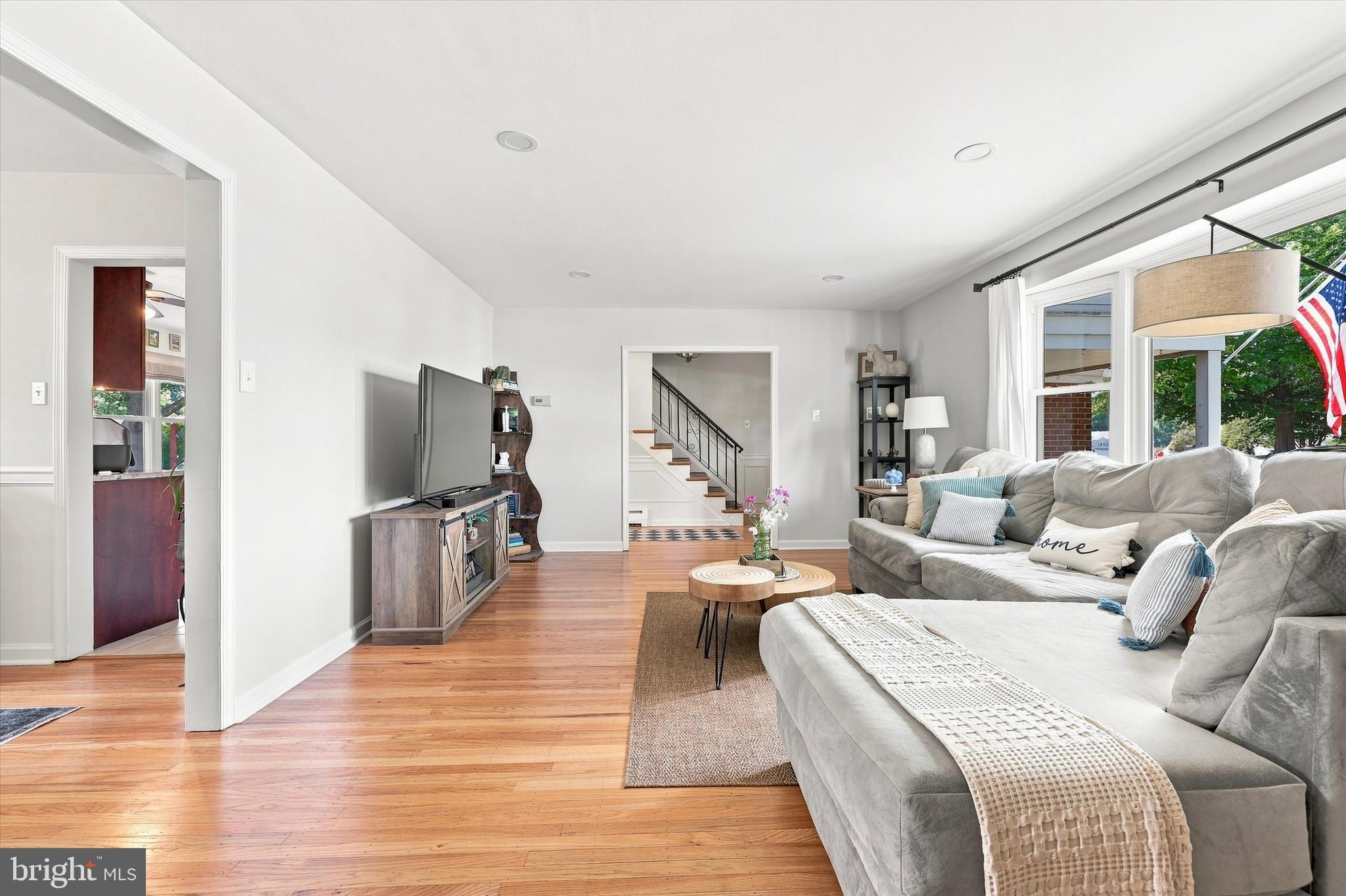 475 LEXINGTON DRIVE