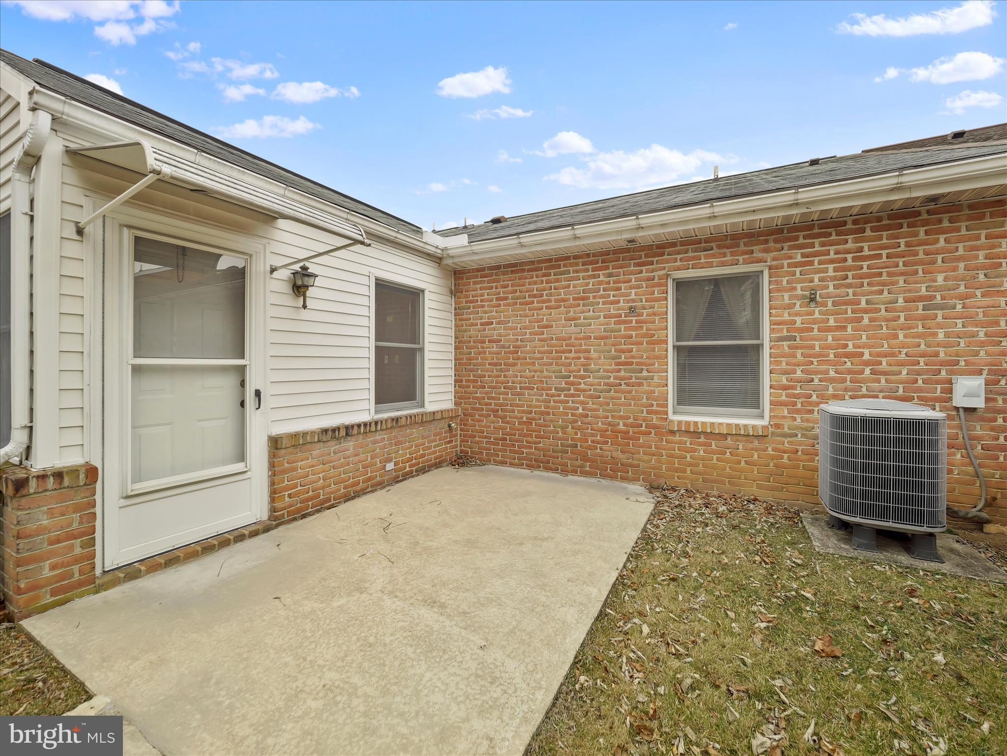 TOWNE OAK VILLAGE - Residential