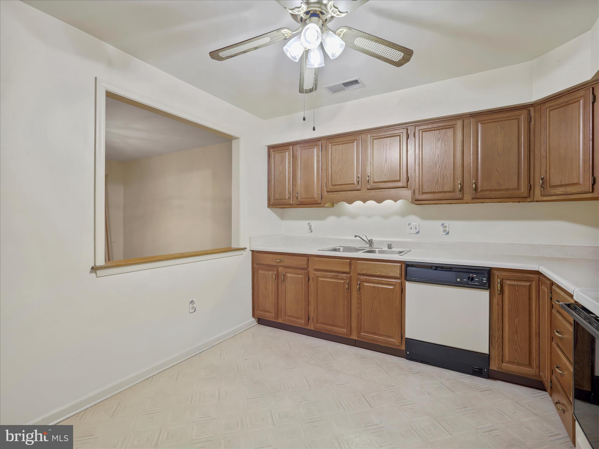 TOWNE OAK VILLAGE - Residential