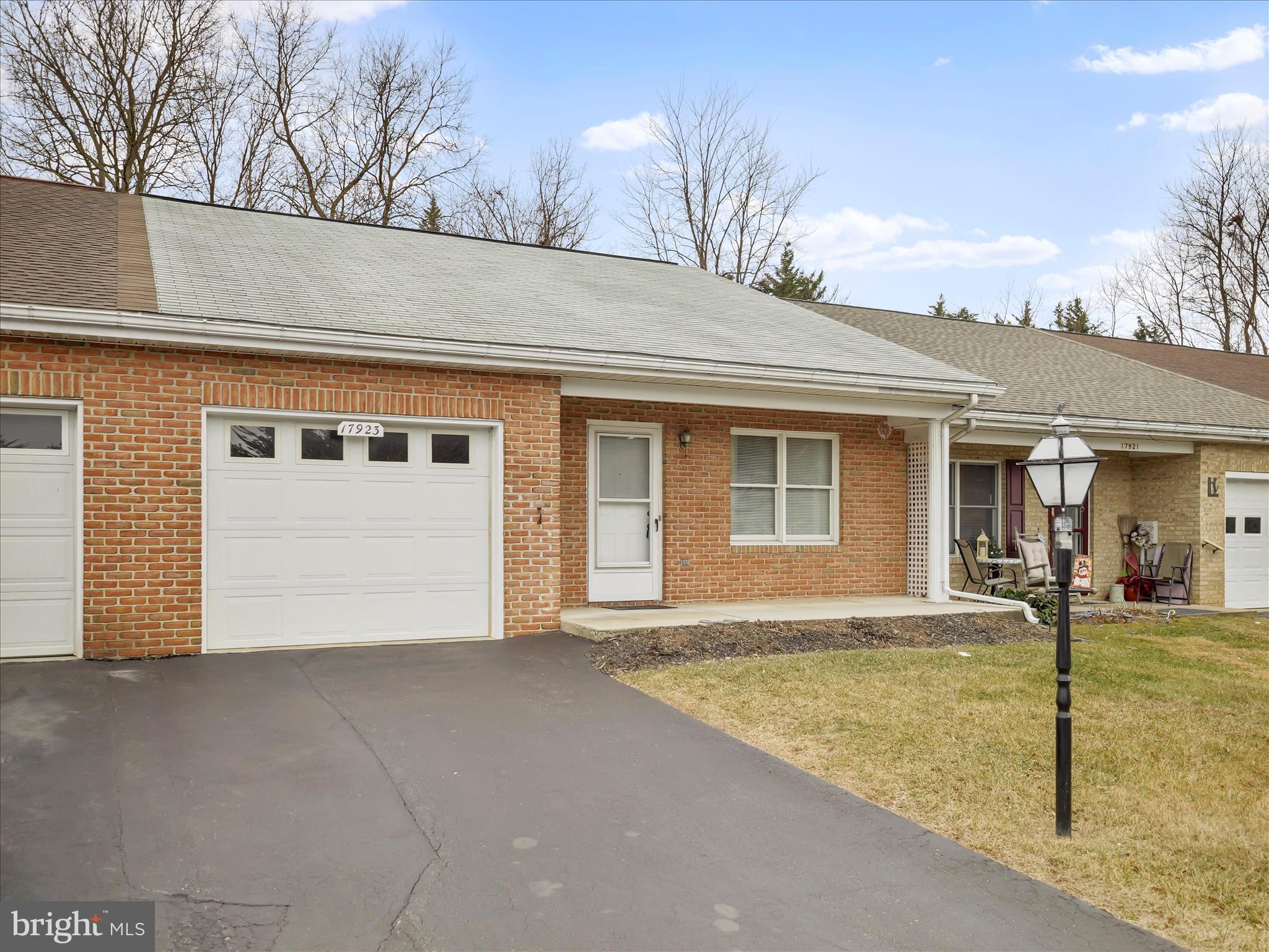 TOWNE OAK VILLAGE - Residential