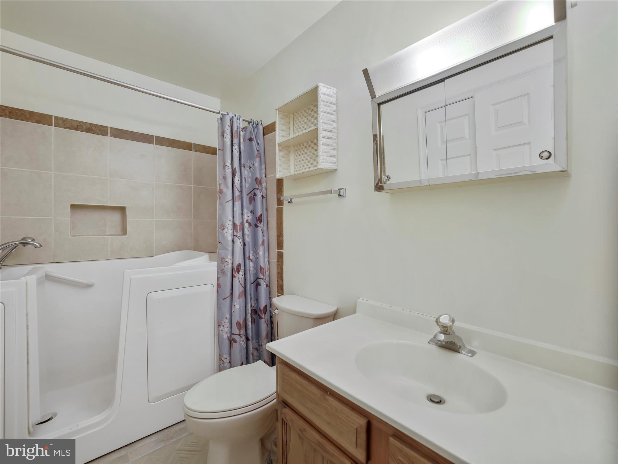 TOWNE OAK VILLAGE - Residential