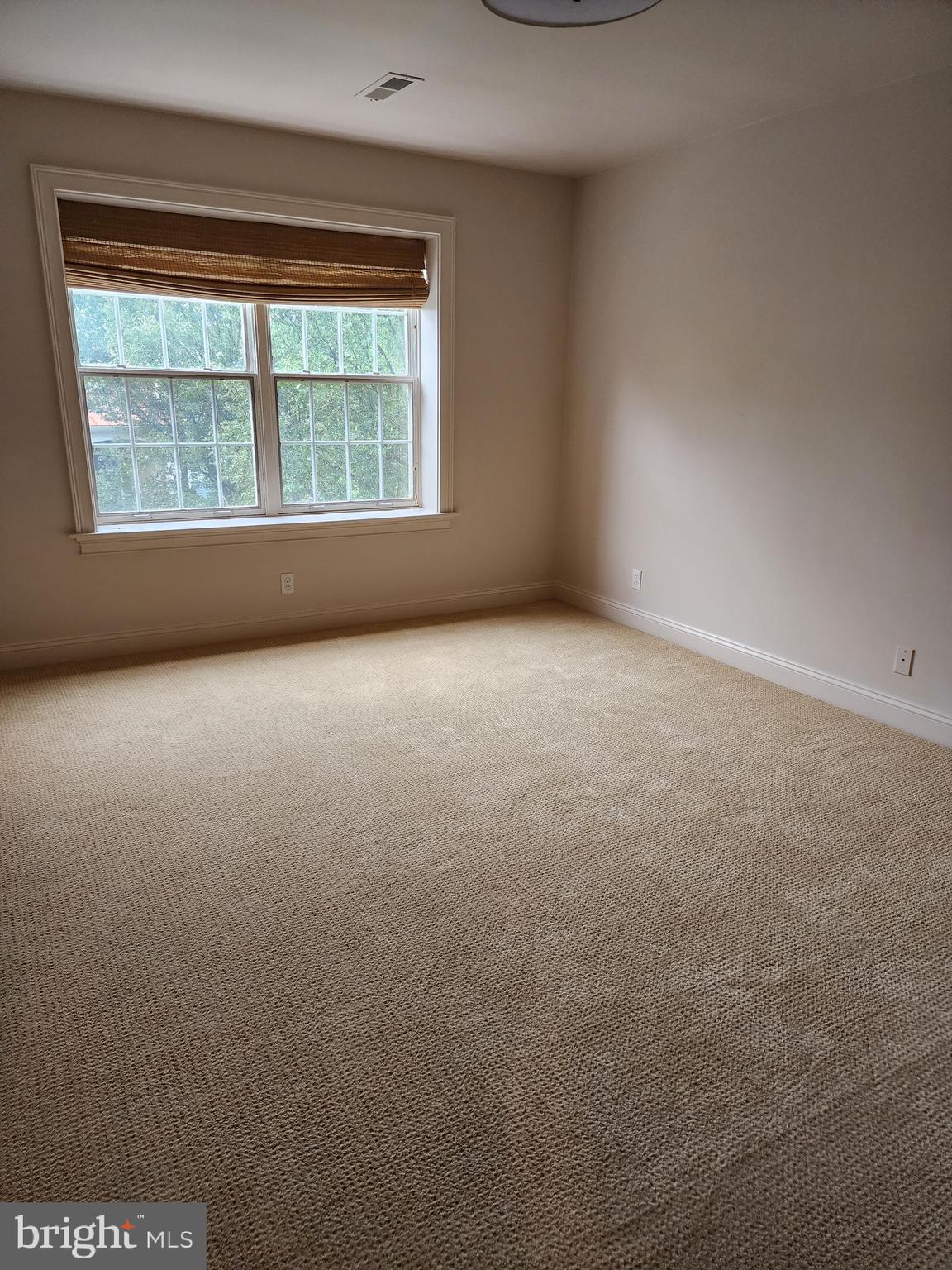 WALNUT HILL - Residential Lease