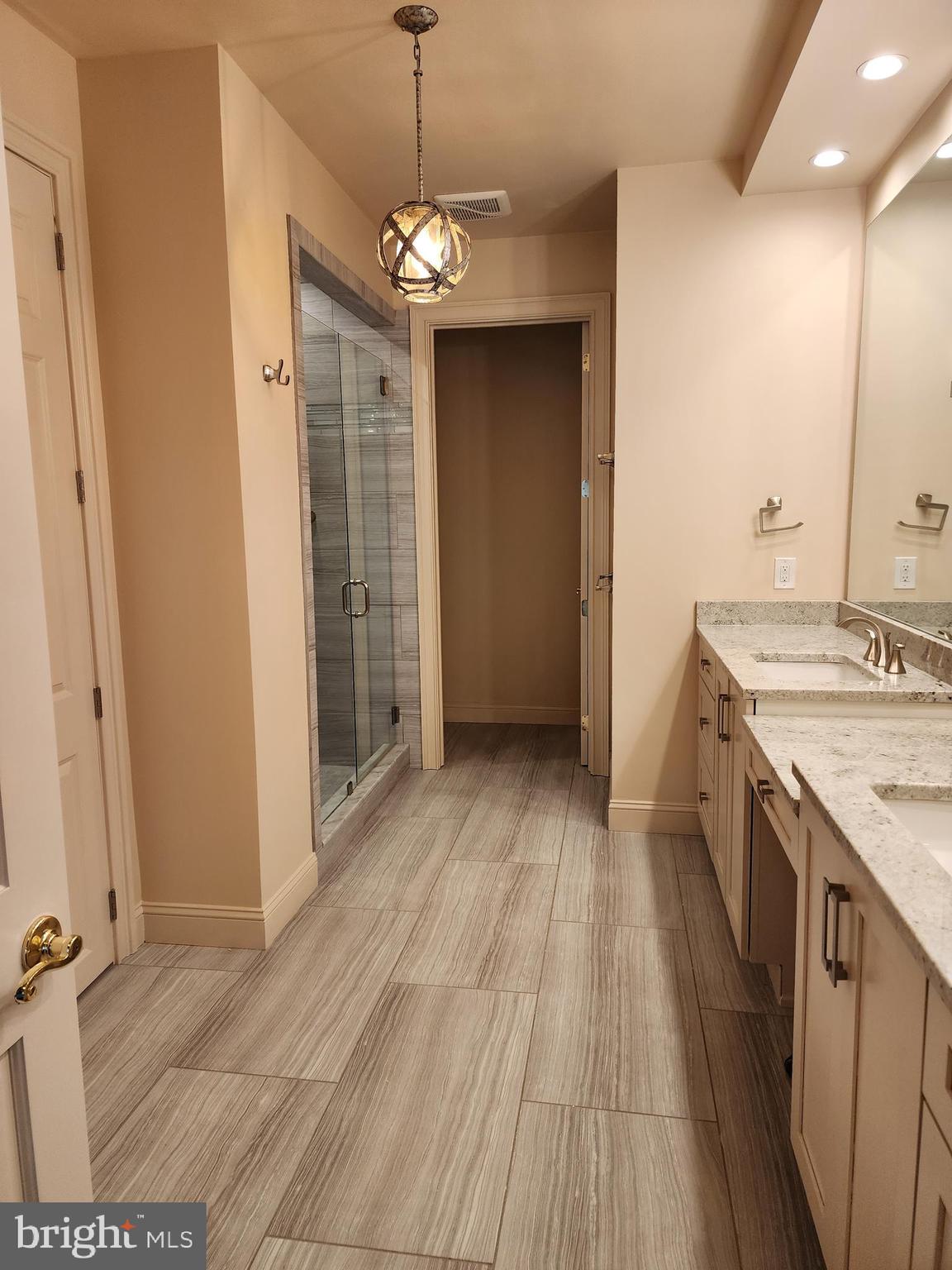 WALNUT HILL - Residential Lease