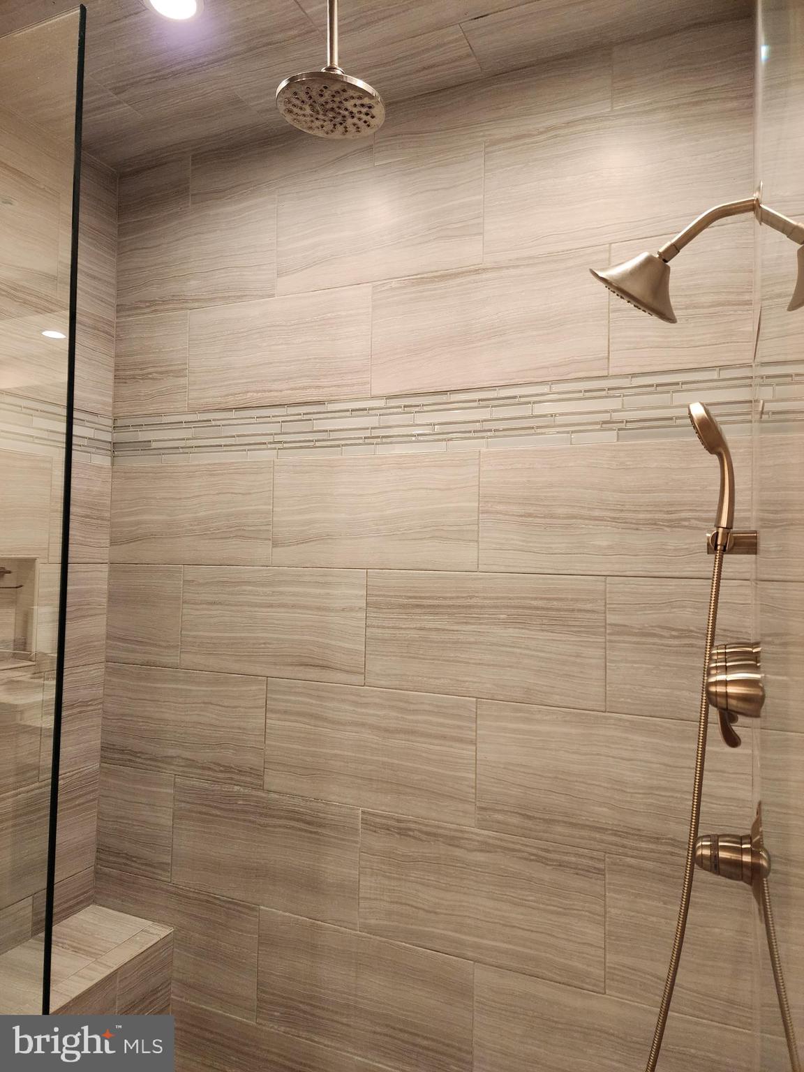 WALNUT HILL - Residential Lease