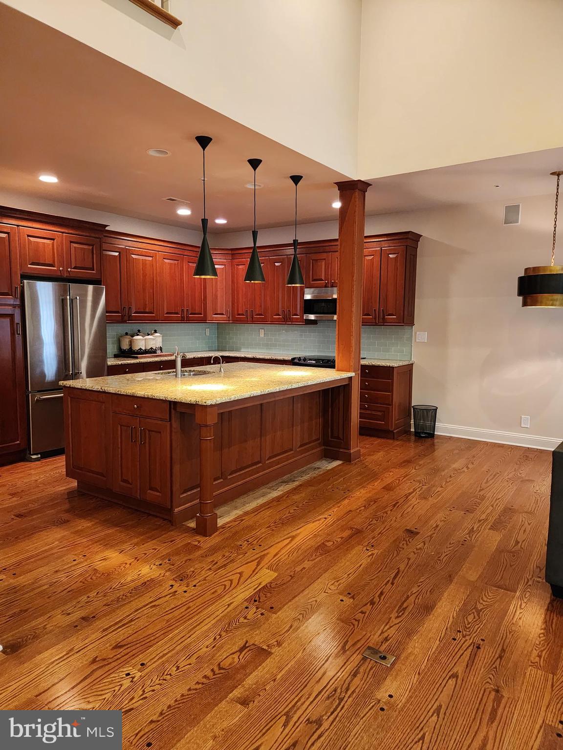 WALNUT HILL - Residential Lease