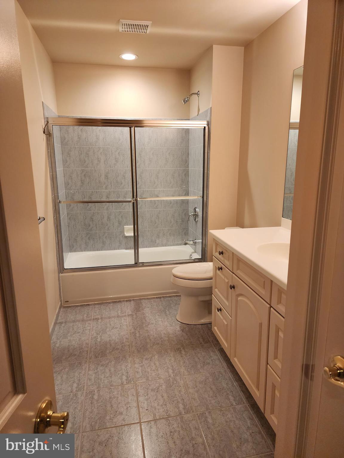 WALNUT HILL - Residential Lease