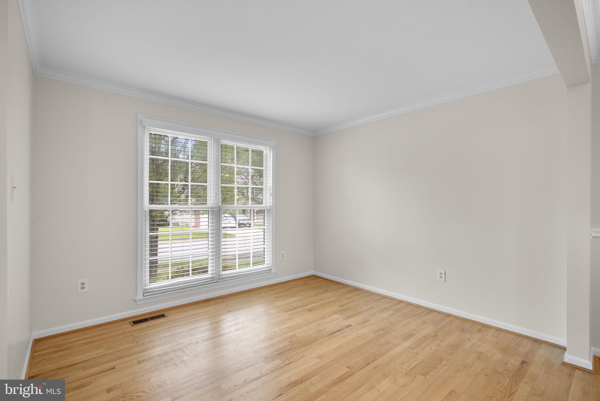 8004 ROLAND COURT