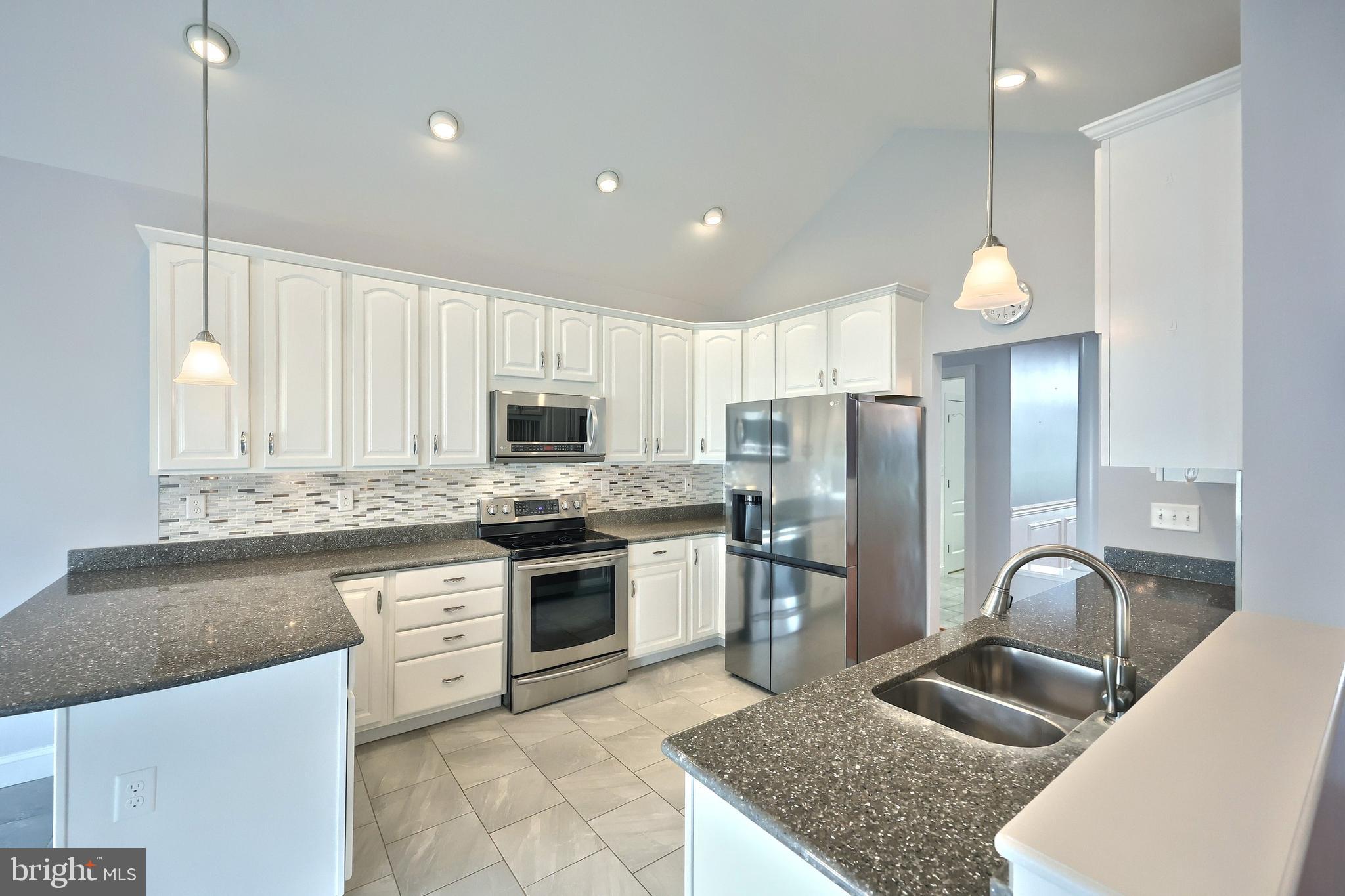 LAKE MEADE - Residential