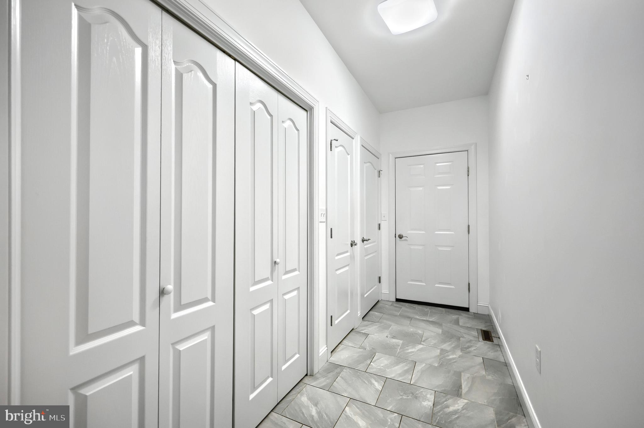 LAKE MEADE - Residential