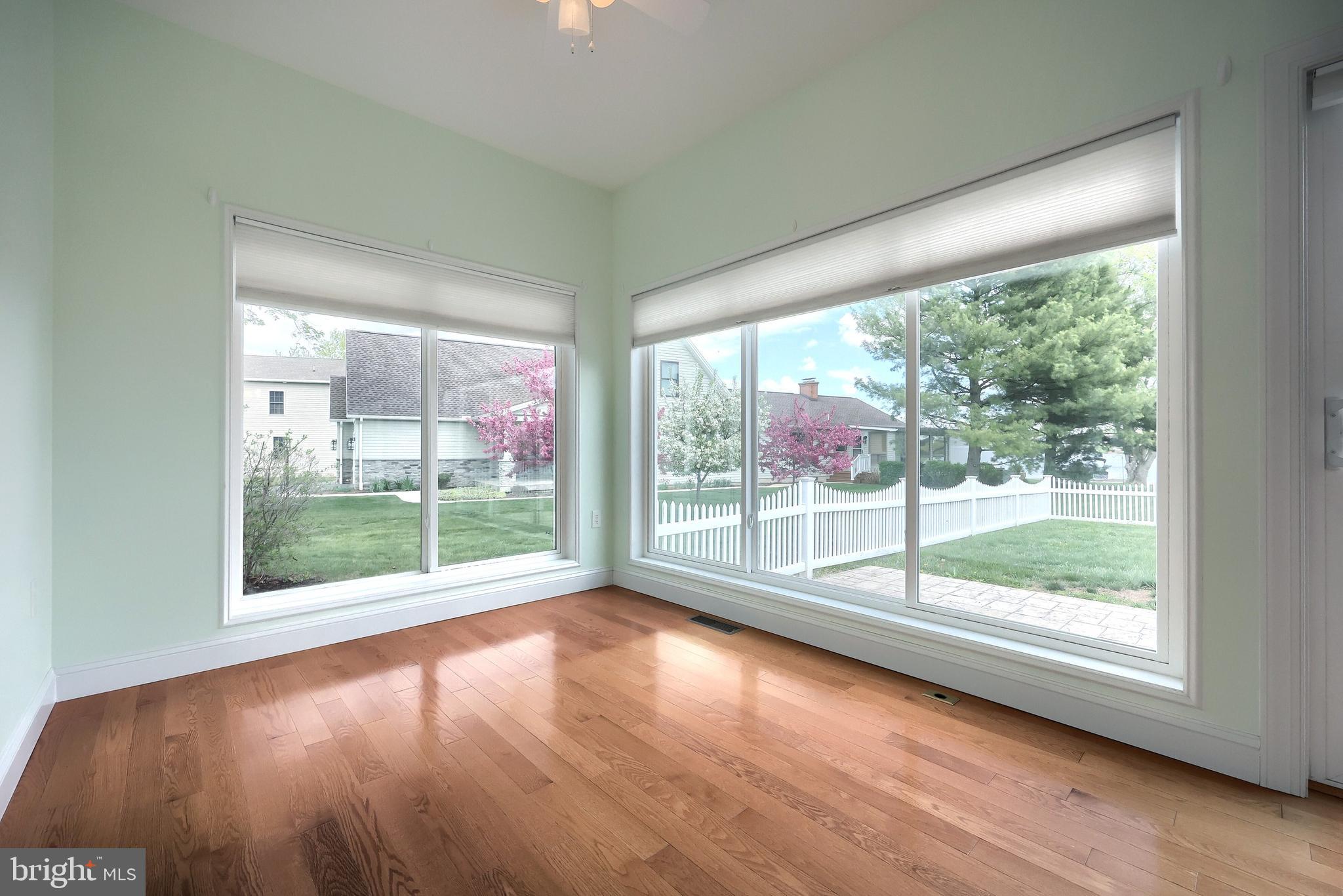 LAKE MEADE - Residential