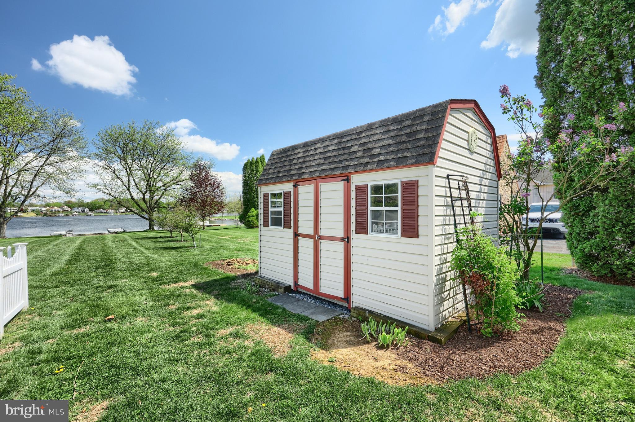 LAKE MEADE - Residential