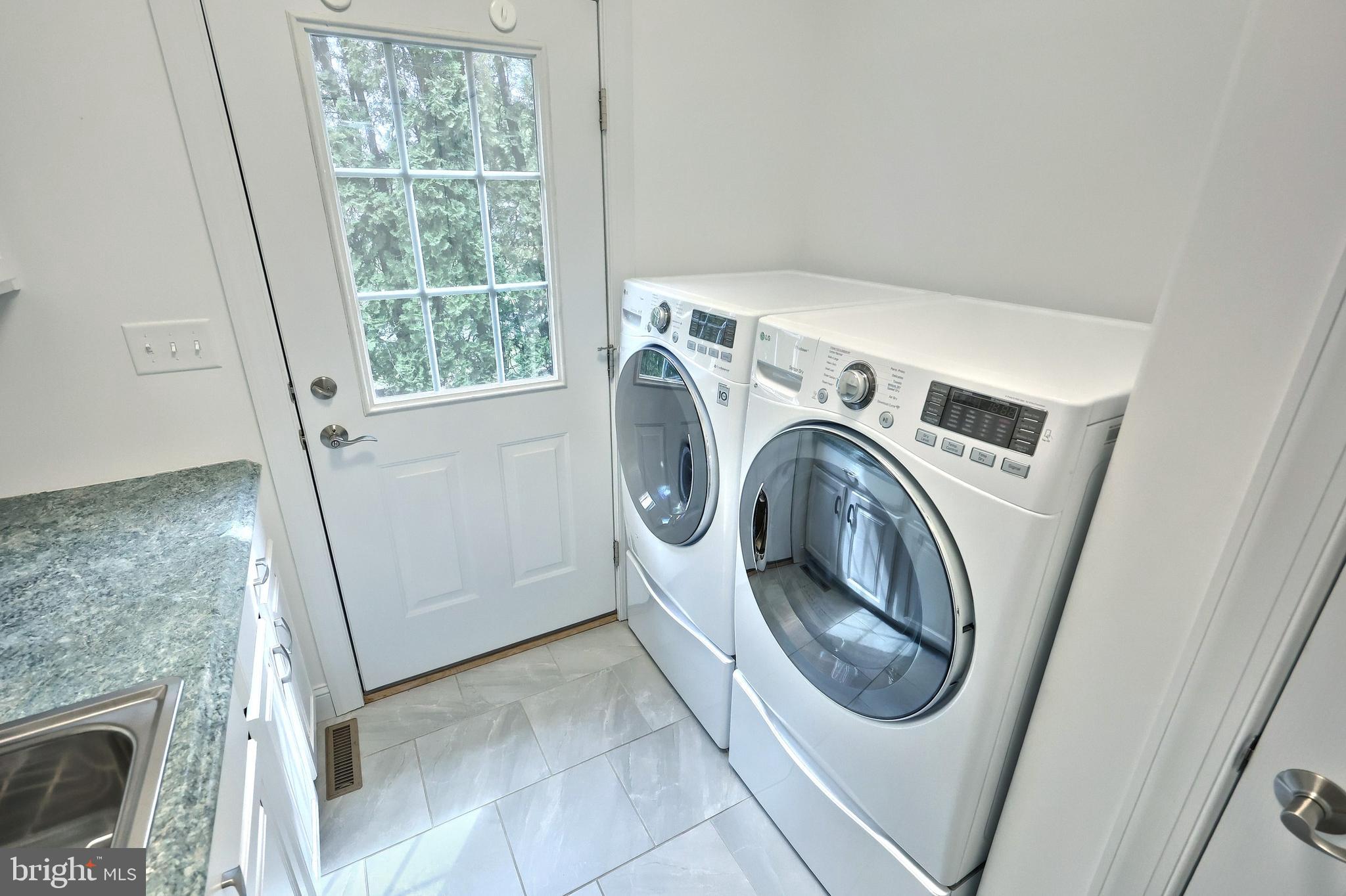 LAKE MEADE - Residential