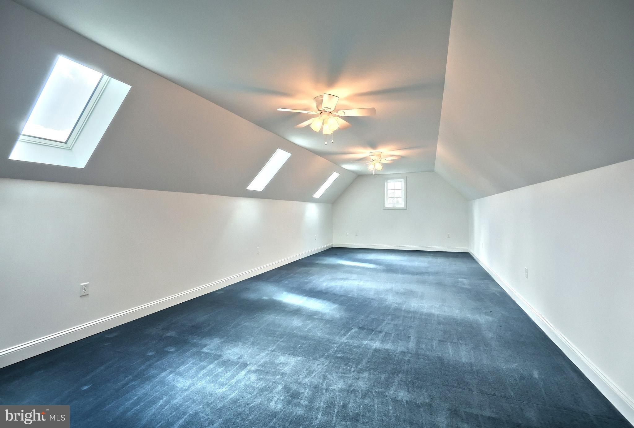 LAKE MEADE - Residential