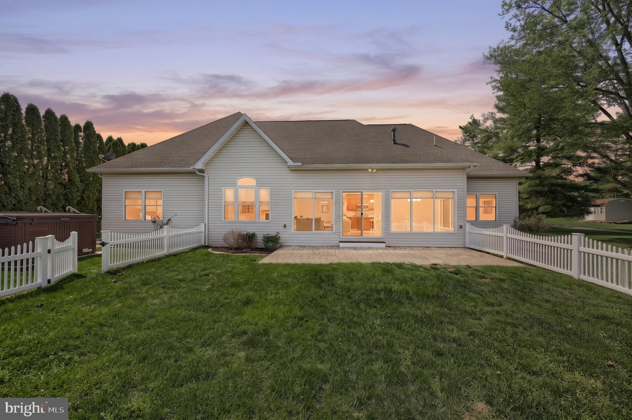 LAKE MEADE - Residential