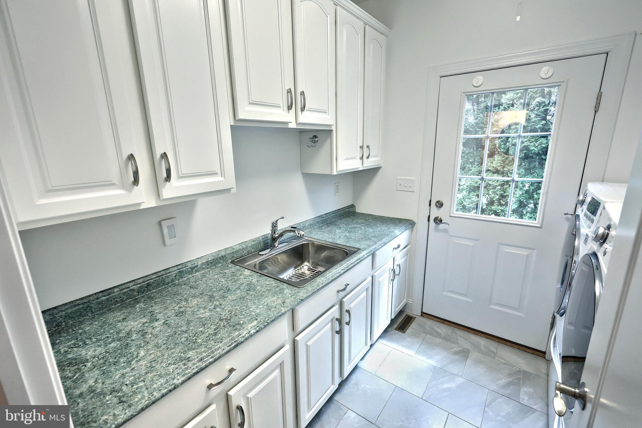 LAKE MEADE - Residential