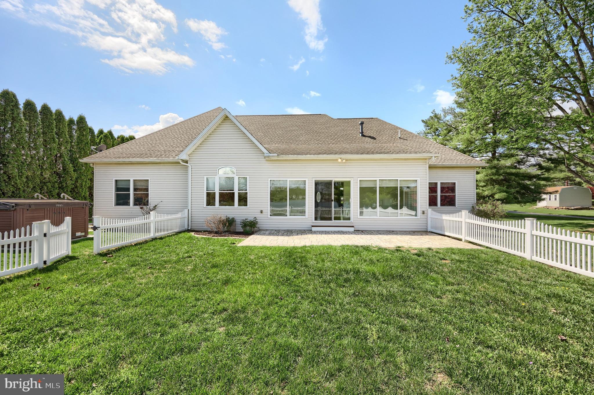 LAKE MEADE - Residential