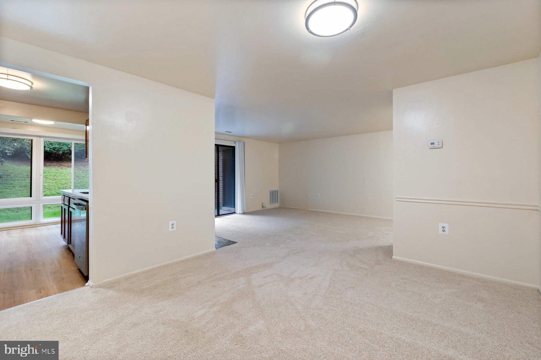 FARMINGDALE - Residential