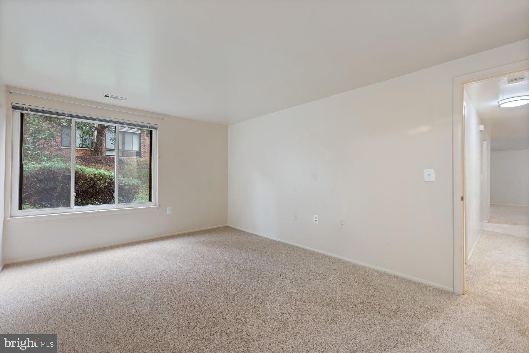 FARMINGDALE - Residential