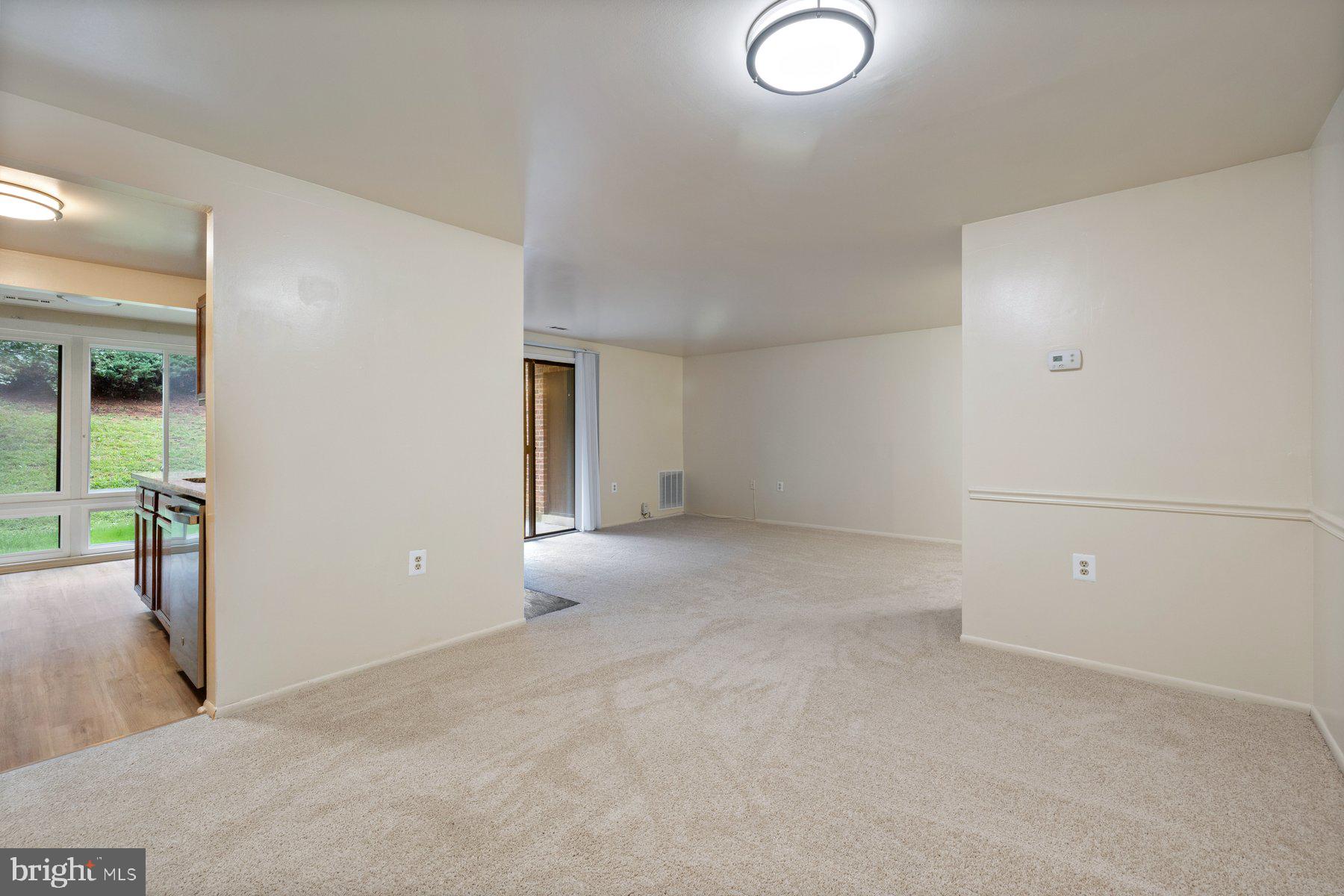 FARMINGDALE - Residential