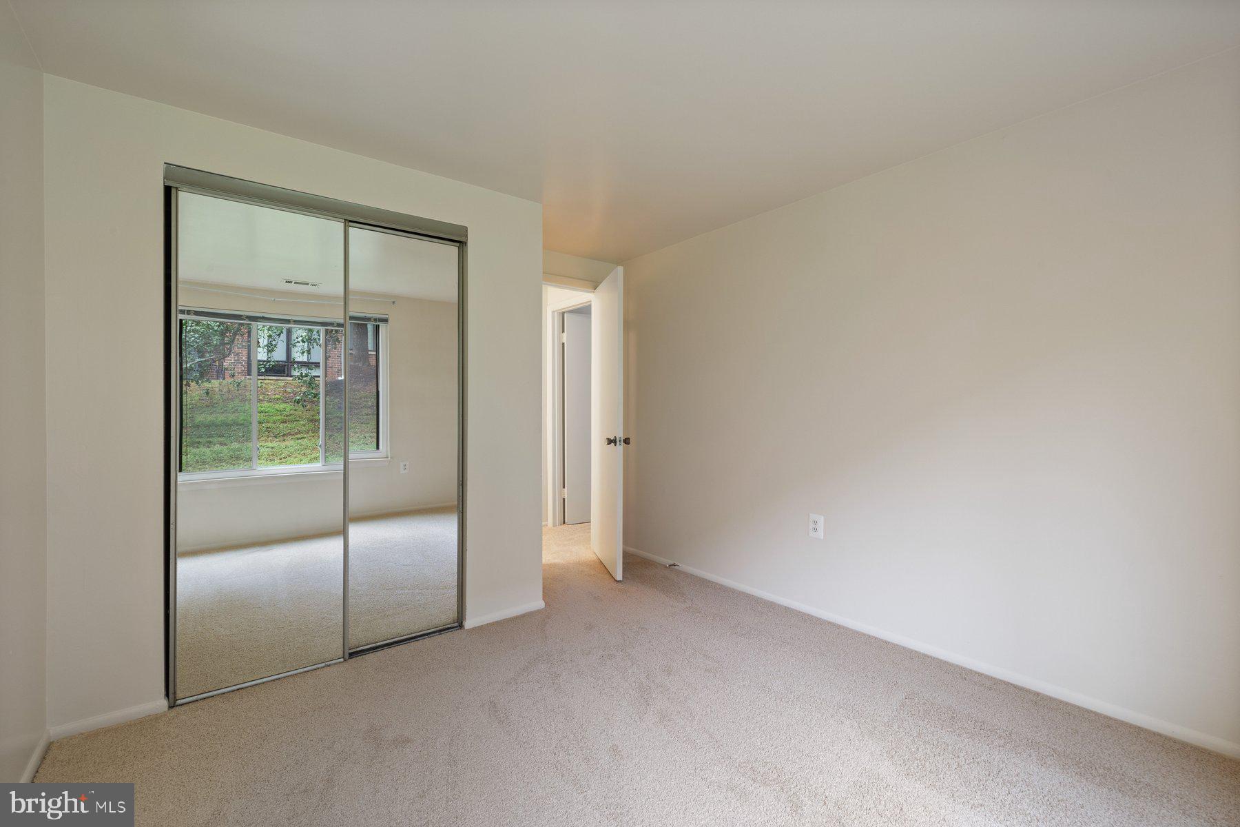 FARMINGDALE - Residential