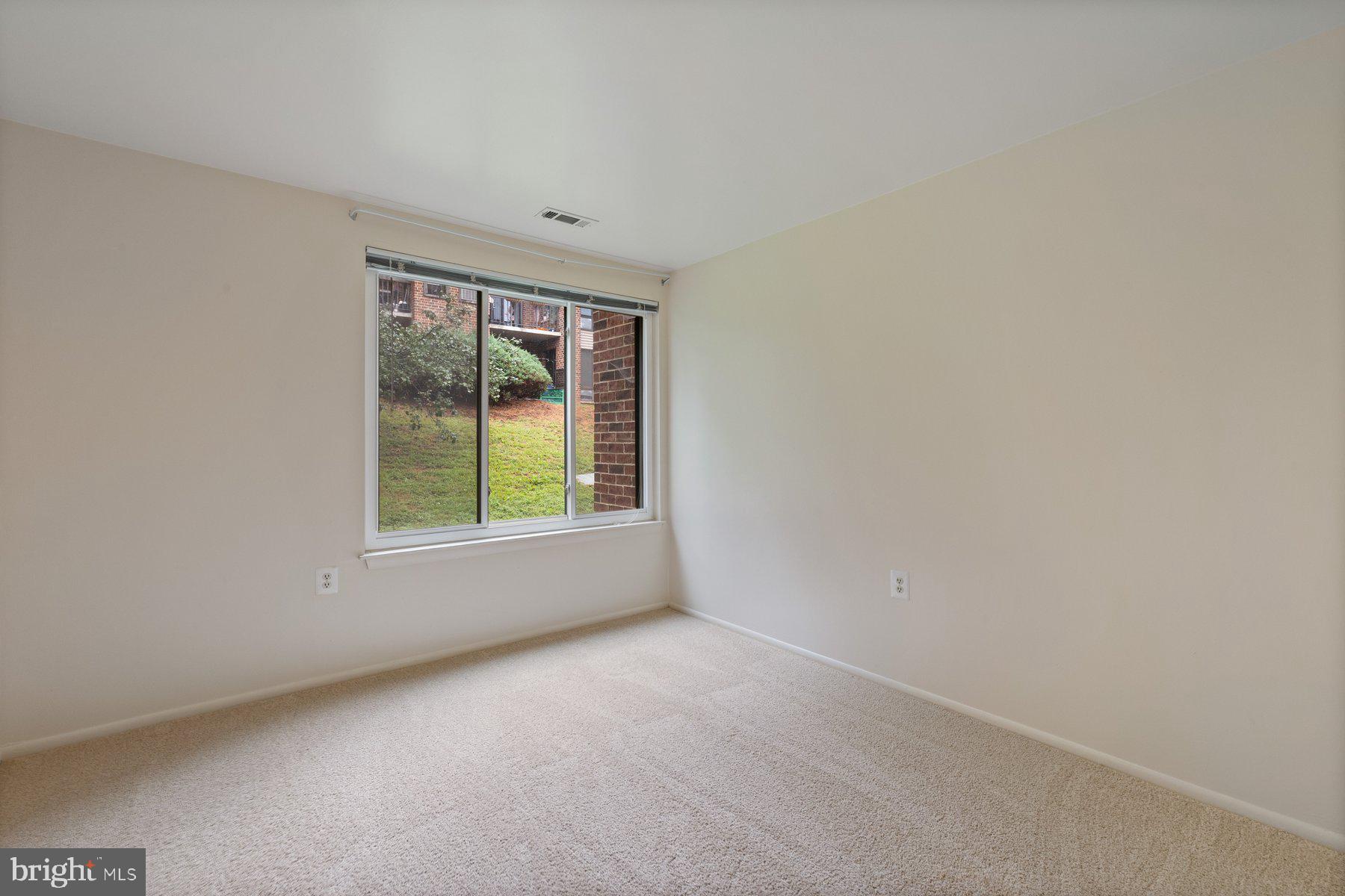 FARMINGDALE - Residential