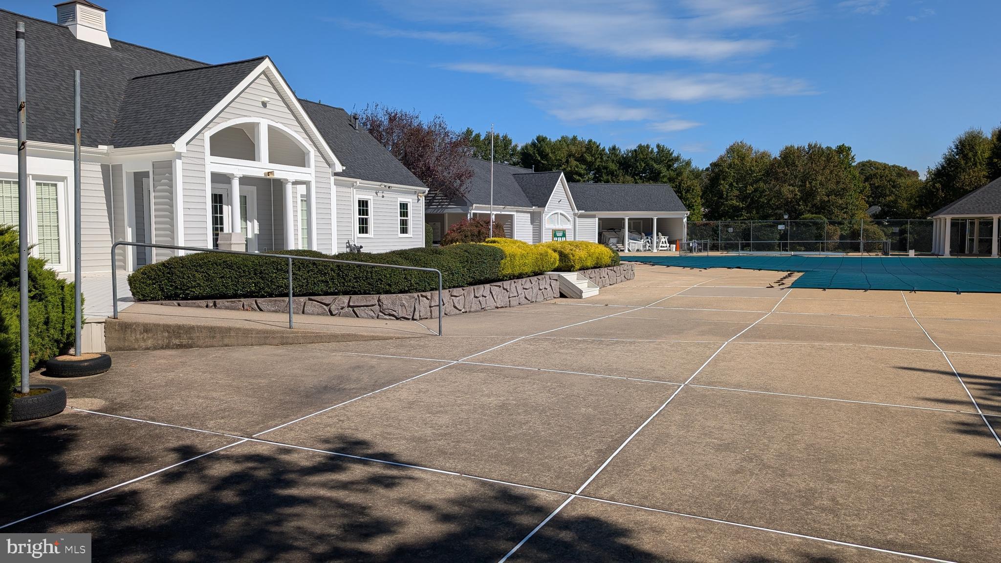 FOX POINT - Residential