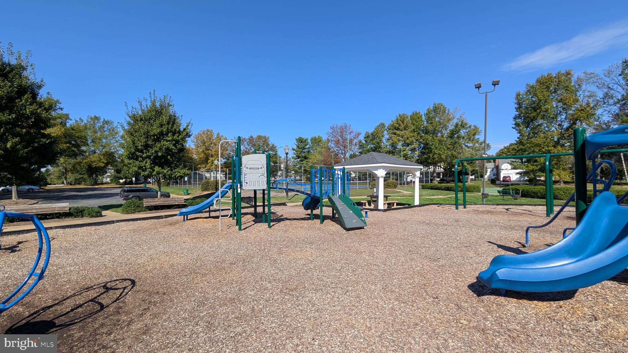 FOX POINT - Residential