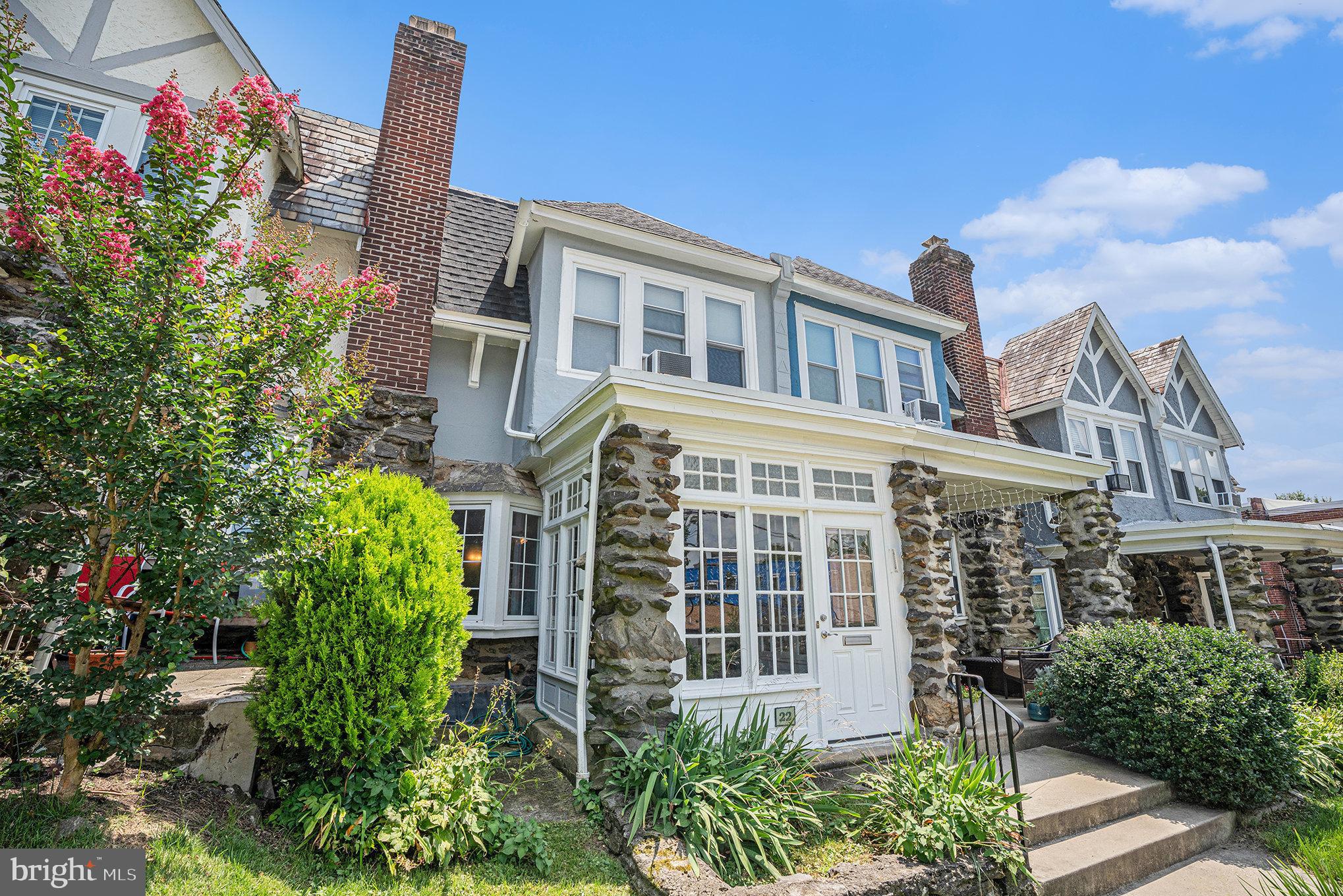 22 E ROUMFORT ROAD