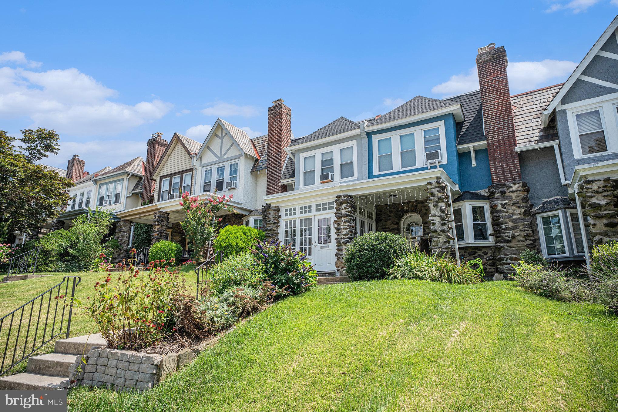 22 E ROUMFORT ROAD