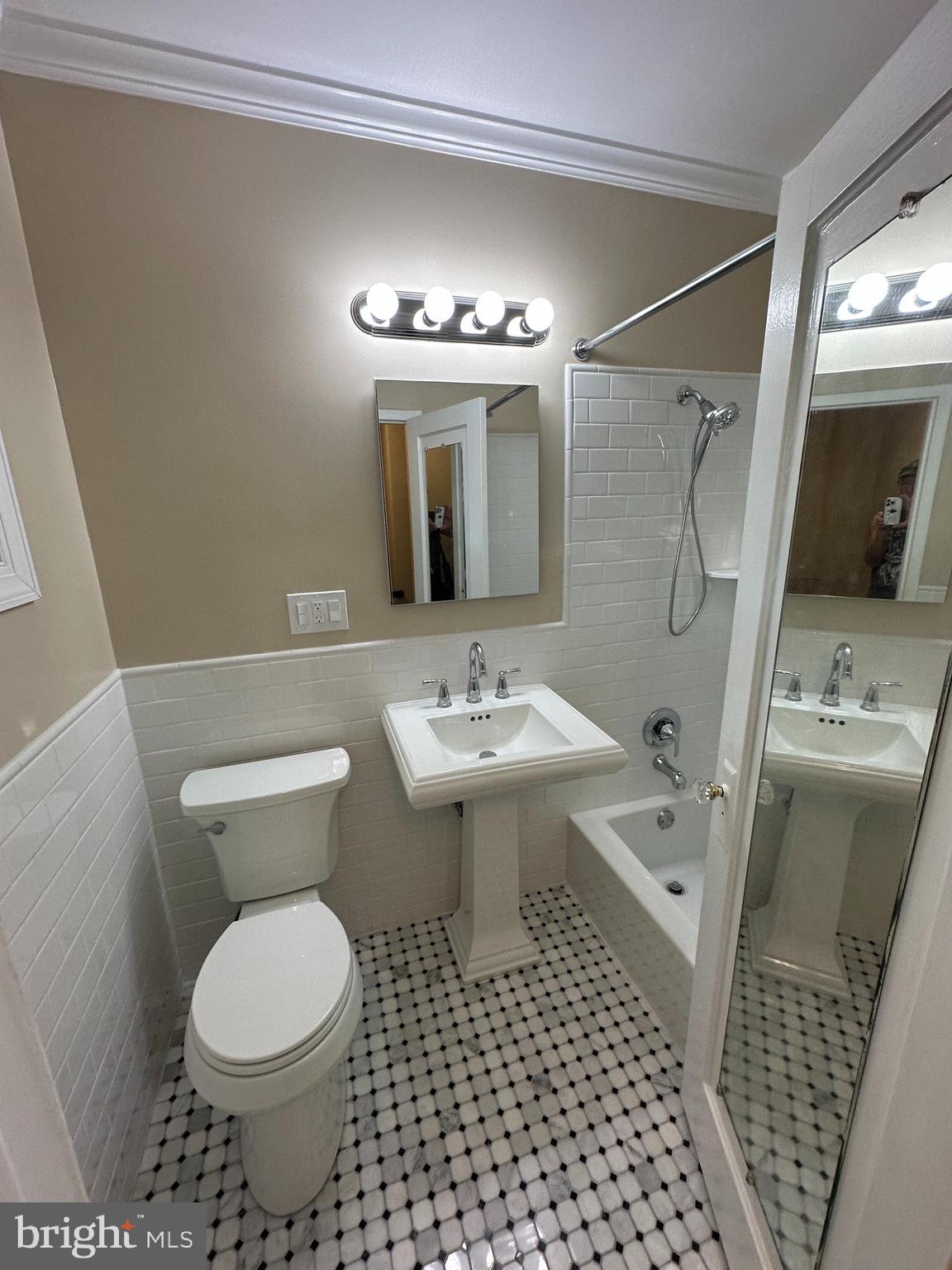 PARKFAIRFAX - Residential Lease