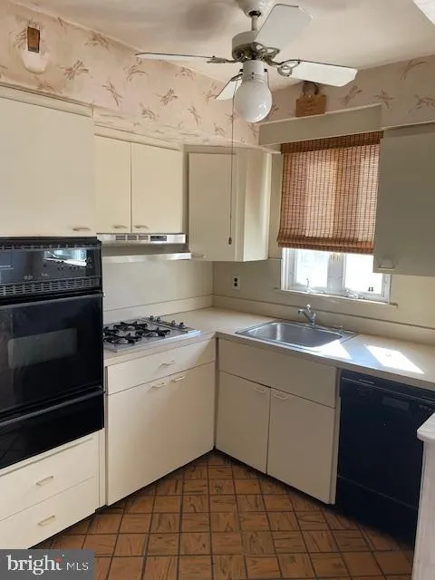 Philadelphia, Pennsylvania 19145, United States, 3 Bedrooms Bedrooms, ,2 BathroomsBathrooms,Residential,Contingent,77658