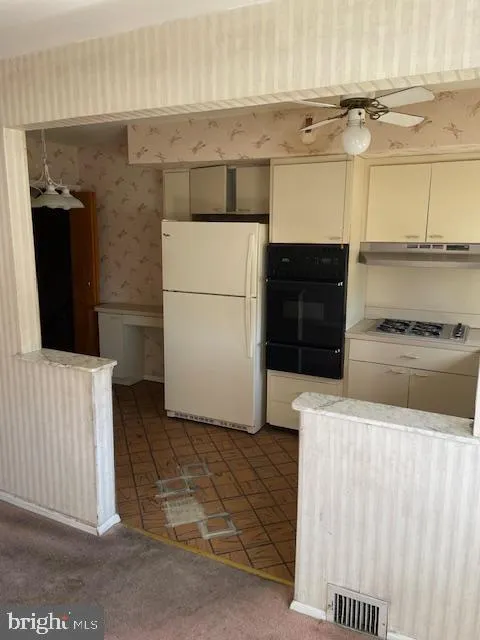 Philadelphia, Pennsylvania 19145, United States, 3 Bedrooms Bedrooms, ,2 BathroomsBathrooms,Residential,Contingent,77658