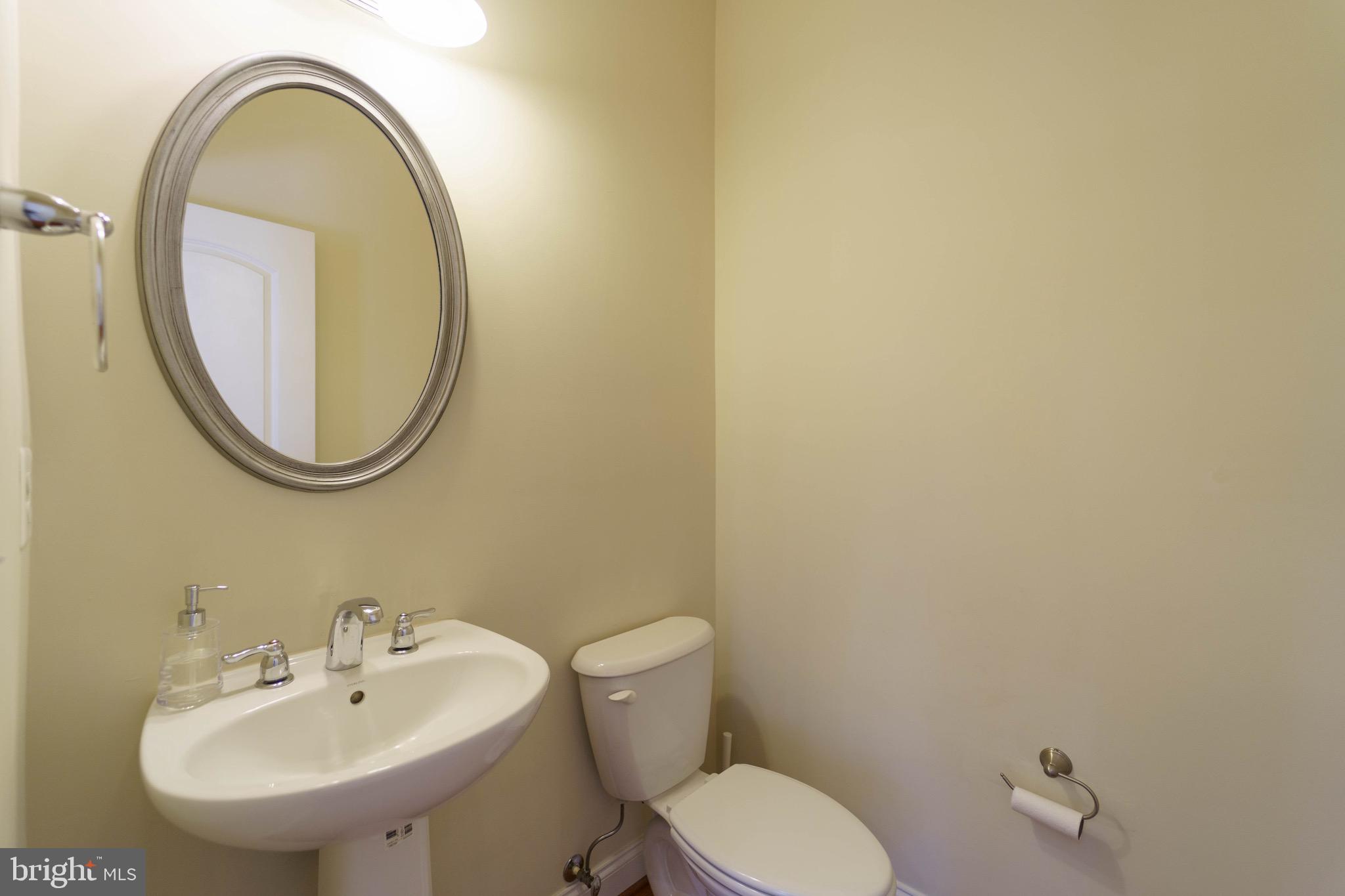 RESERVE AT TYSONS CORNER - Residential Lease