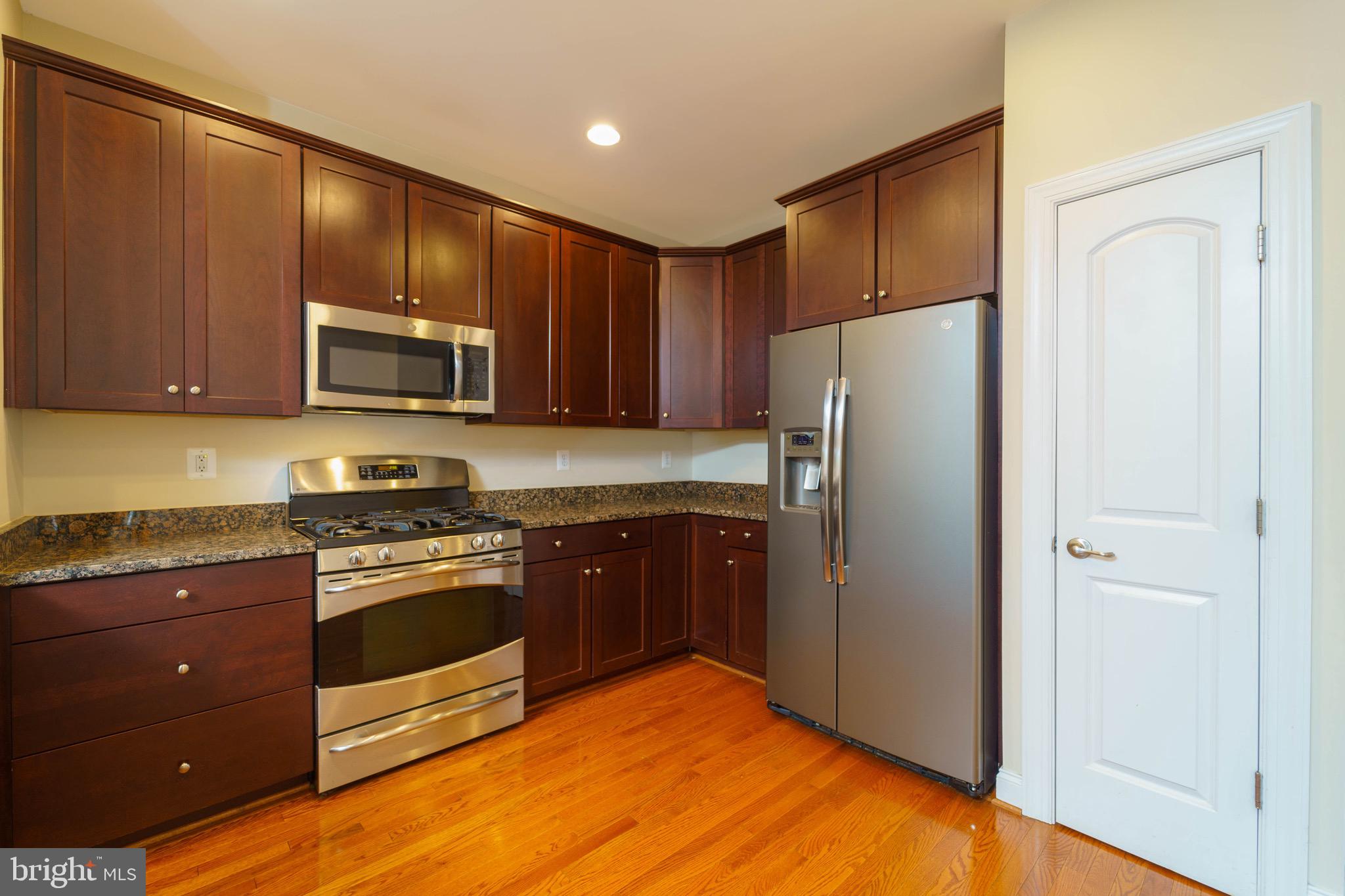 RESERVE AT TYSONS CORNER - Residential Lease