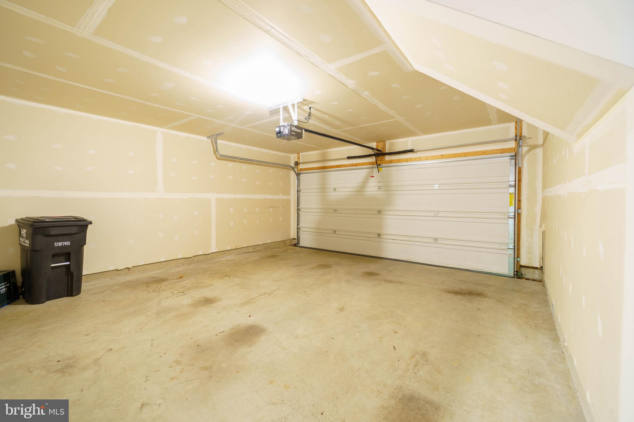 RESERVE AT TYSONS CORNER - Residential Lease