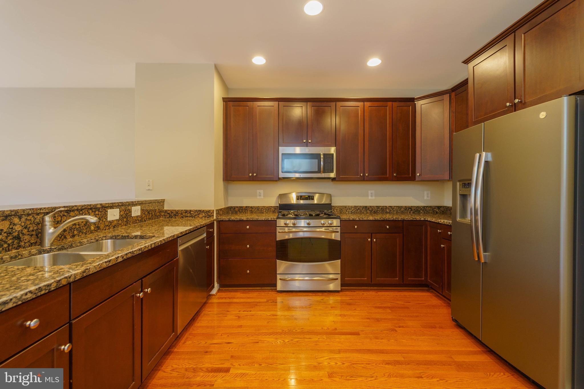 RESERVE AT TYSONS CORNER - Residential Lease