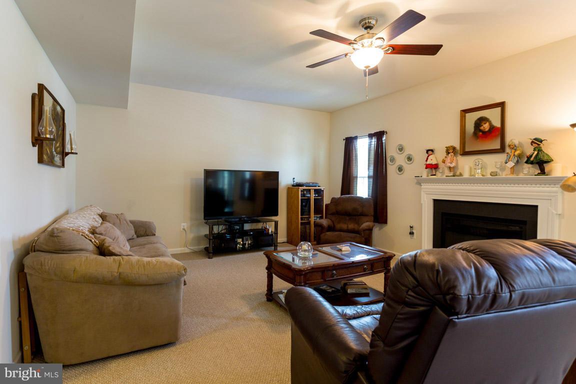 THREE FLAGS - Residential