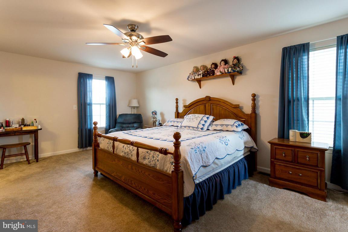 THREE FLAGS - Residential