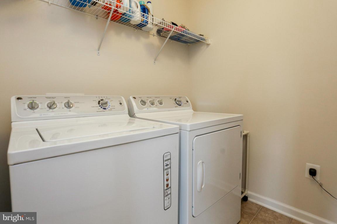 THREE FLAGS - Residential