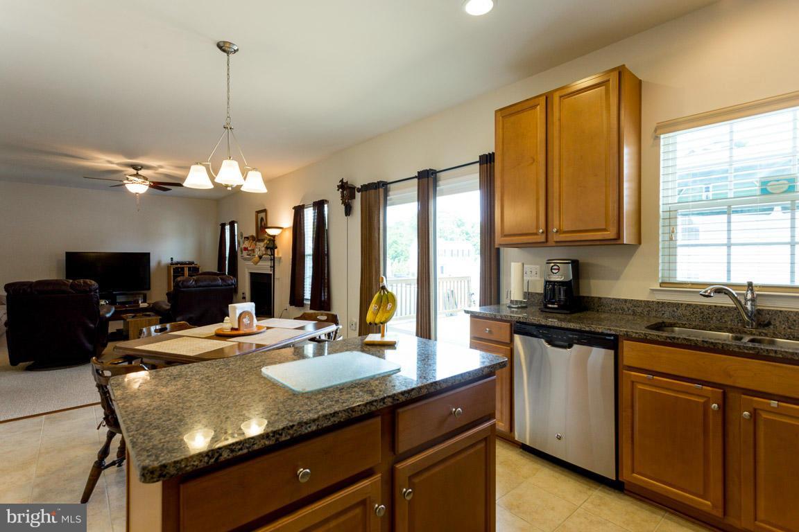 THREE FLAGS - Residential